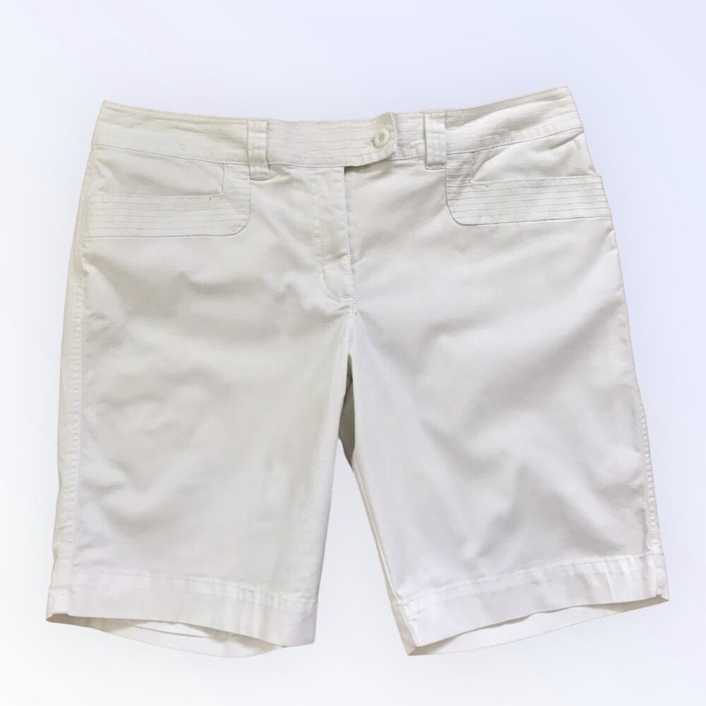 WHBM White Bermuda  Shorts High Rise Flap Pockets Summer